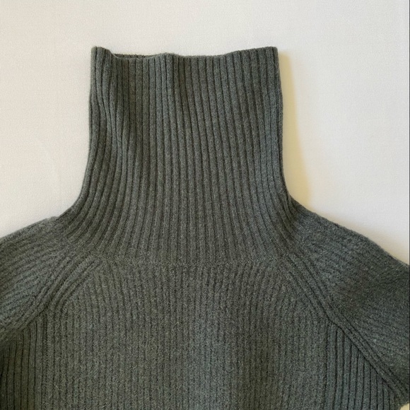 Wilfred Free Italian Yarn Turtleneck Sweater in Dark Green Size XXS - Picture 7 of 10